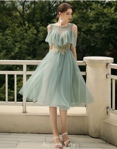 Váy phụ dâu màu xanh nhẹ nhàng
