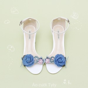 Giày cưới sandal đính hoa màu xanh