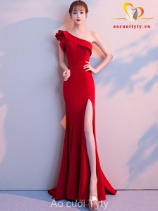 Váy dạ hội màu đỏ ôm body sang trọng, nổi bật